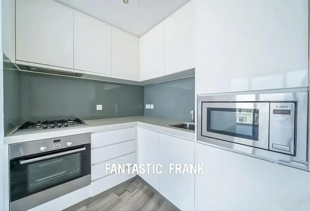 Rented | Unfurnished | Mid Floor | City View