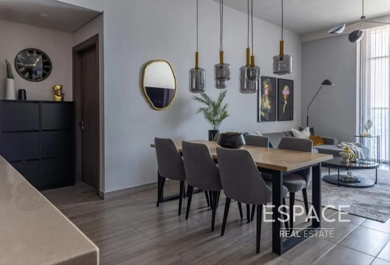 Fully Upgraded | Fully Furnished | VOT