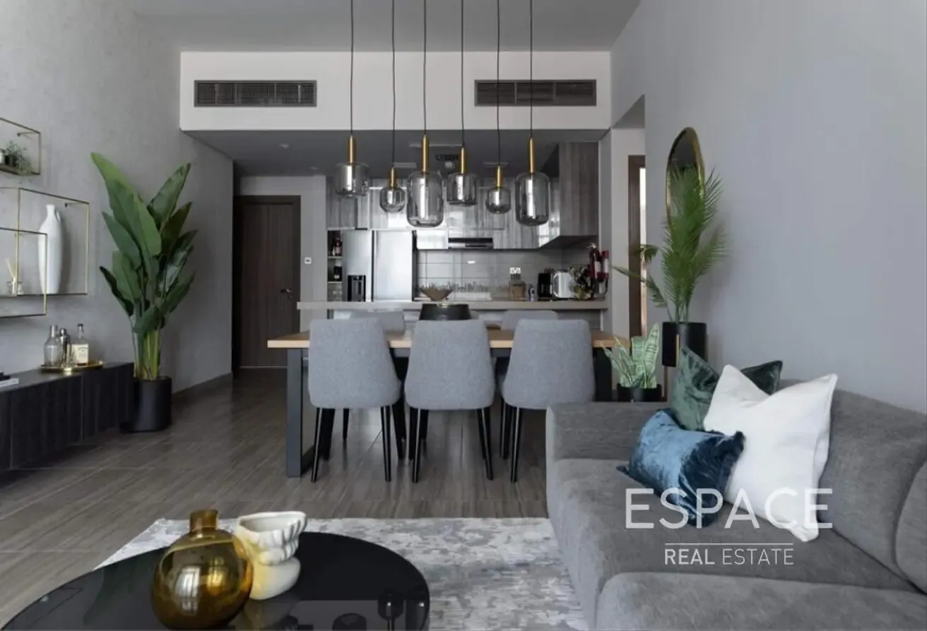 Fully Upgraded | Fully Furnished | VOT