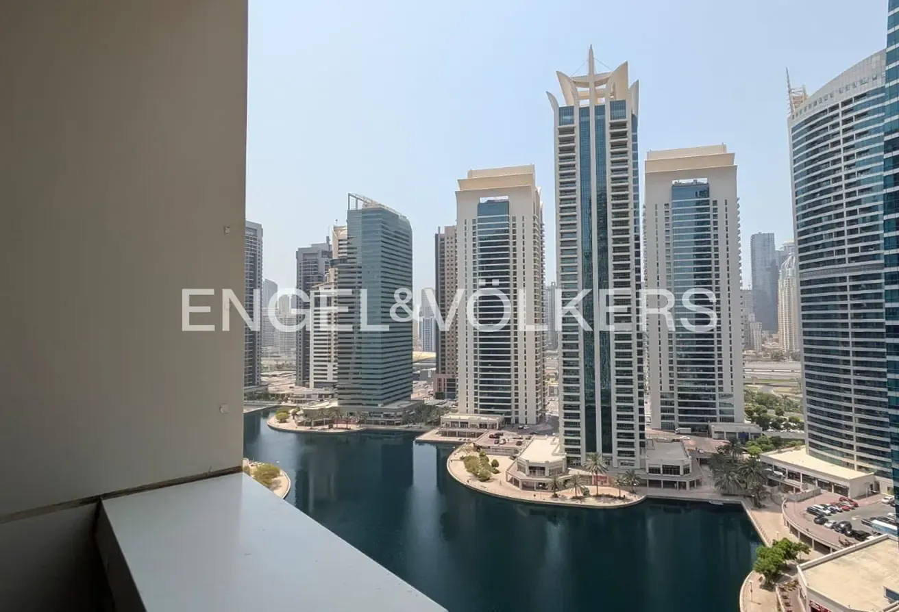 Vacant | Spacious Layout | Lake View