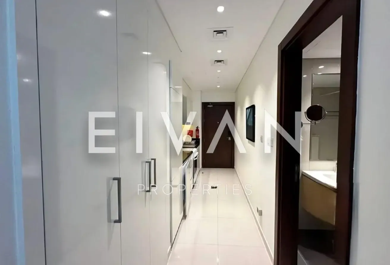 Spacious Studio | Balcony | Flexible Cheques