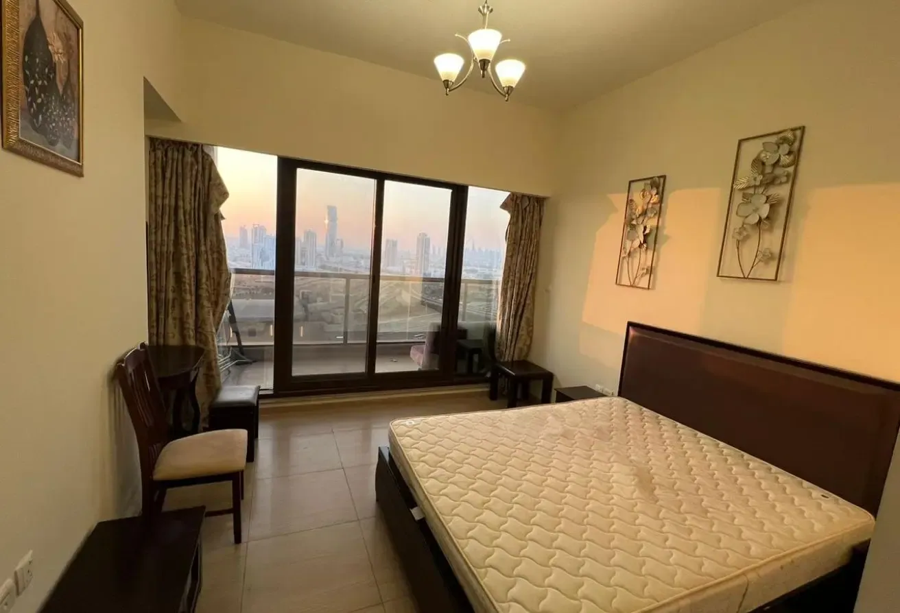 HIGH RETURN - FURNISHED - HIGHER FLOOR - 1 BEDROOM