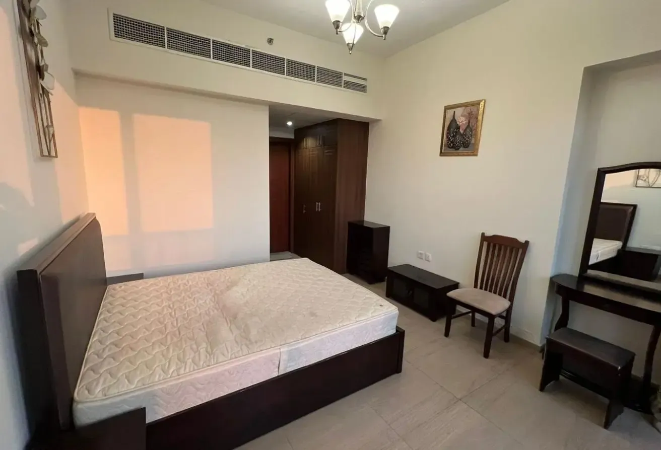 HIGH RETURN - FURNISHED - HIGHER FLOOR - 1 BEDROOM