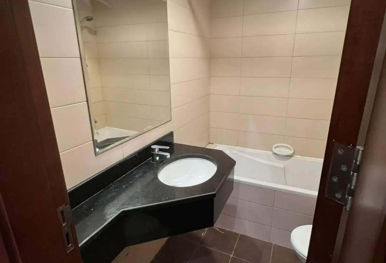 HIGH RETURN - FURNISHED - HIGHER FLOOR - 1 BEDROOM