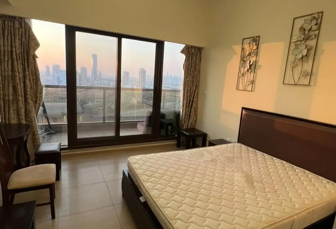 HIGH RETURN - FURNISHED - HIGHER FLOOR - 1 BEDROOM