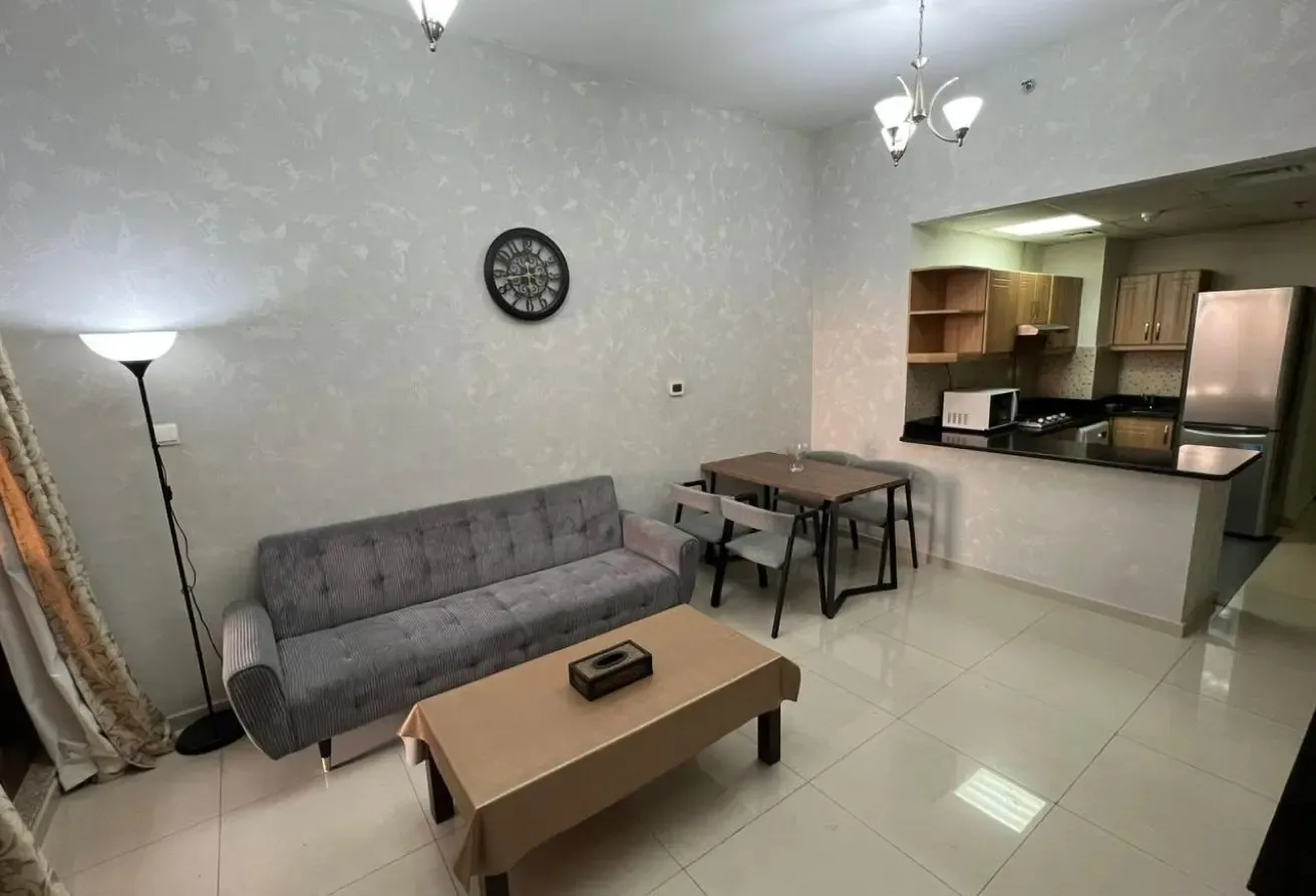 HIGH RETURN - FURNISHED - HIGHER FLOOR - 1 BEDROOM