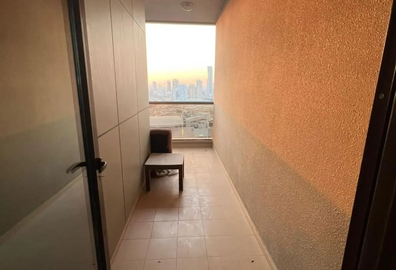 HIGH RETURN - FURNISHED - HIGHER FLOOR - 1 BEDROOM
