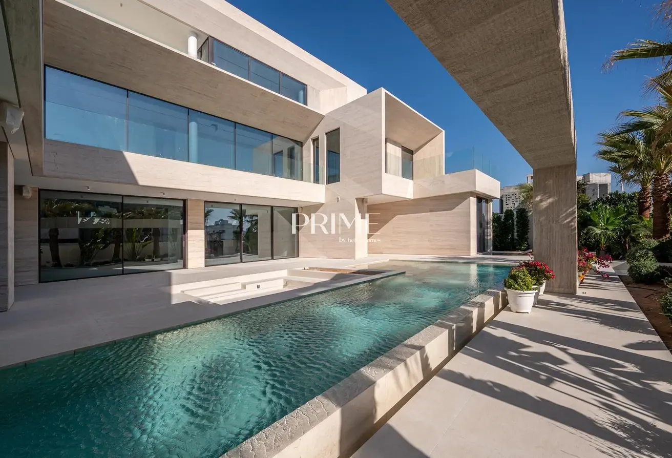 Luxury Mansion | Community expert | Beach access
