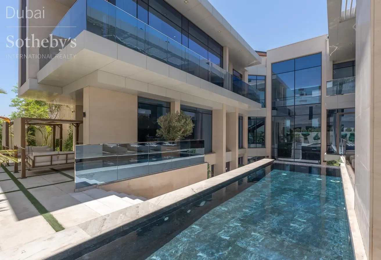 Breathtaking Custom-Built Mansion in Jumeirah