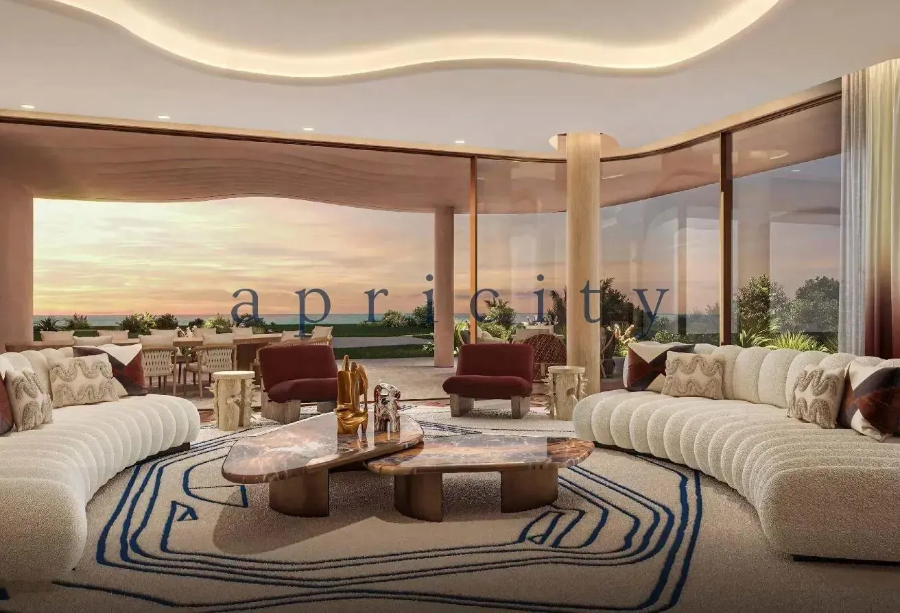7 Bedroom Seafront Mansion | Signature Villa