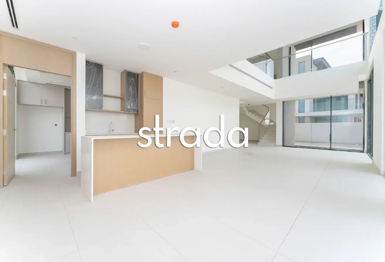 Best Location | Large Plot | Completion nearby