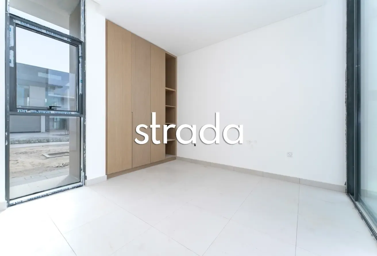 Best Location | Large Plot | Completion nearby