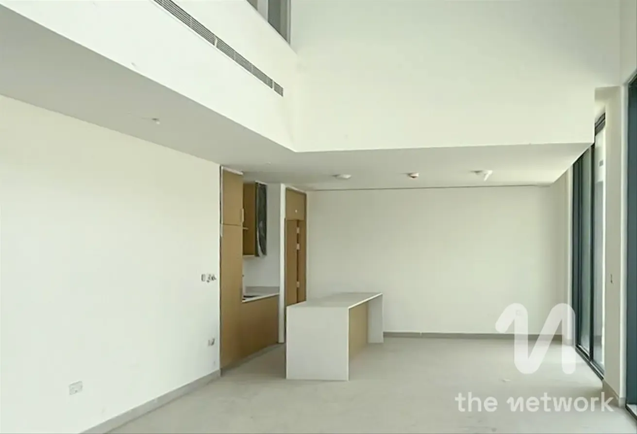 Single Row | Handing Over | Mortgageable