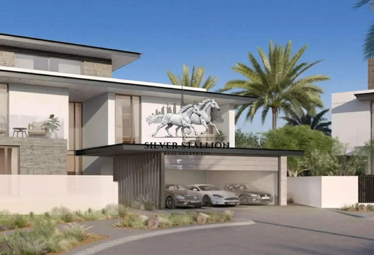 Luxury Living | 4BEDROOM Villa | Massive Plot