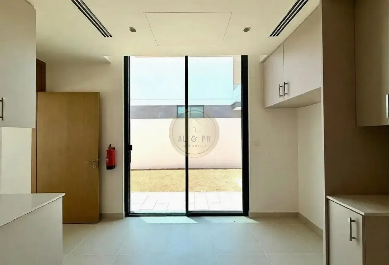 Standalone Villa l Large Plot l Handing over