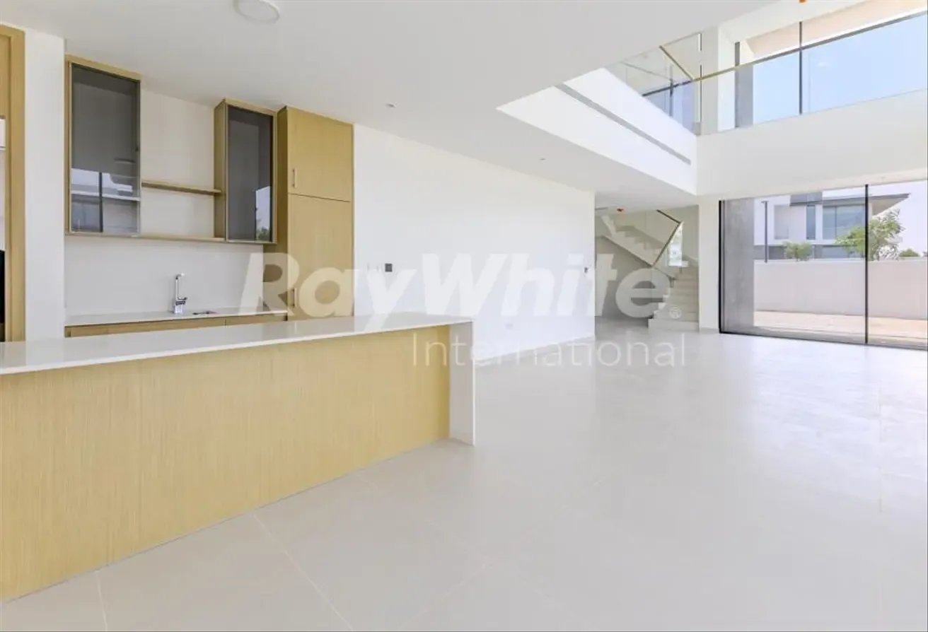 Best Price| Single Row | Ready to Move In