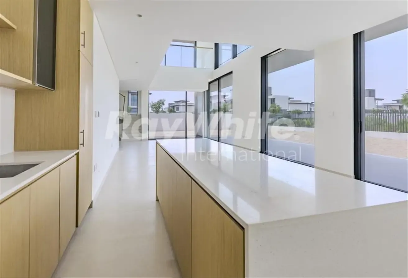 Best Price| Single Row | Ready to Move In