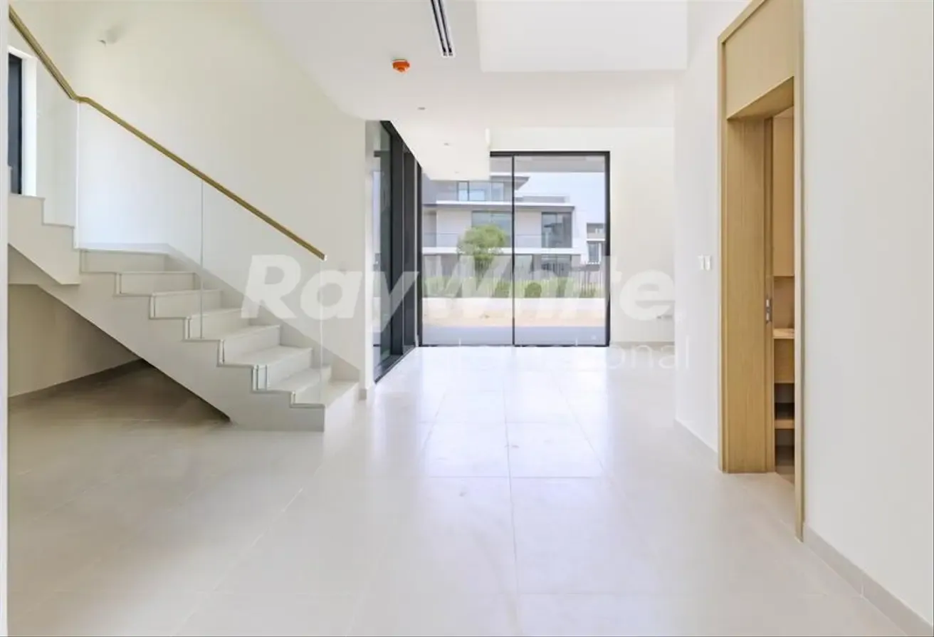 Best Price| Single Row | Ready to Move In