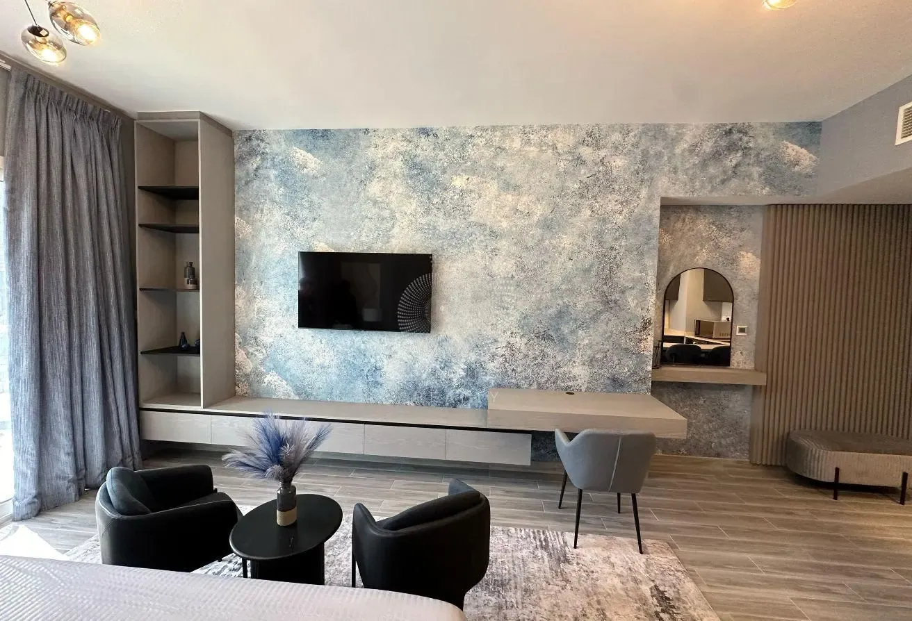 FULLY FURNISHED | PARTIAL CANAL VIEW | TENANTED