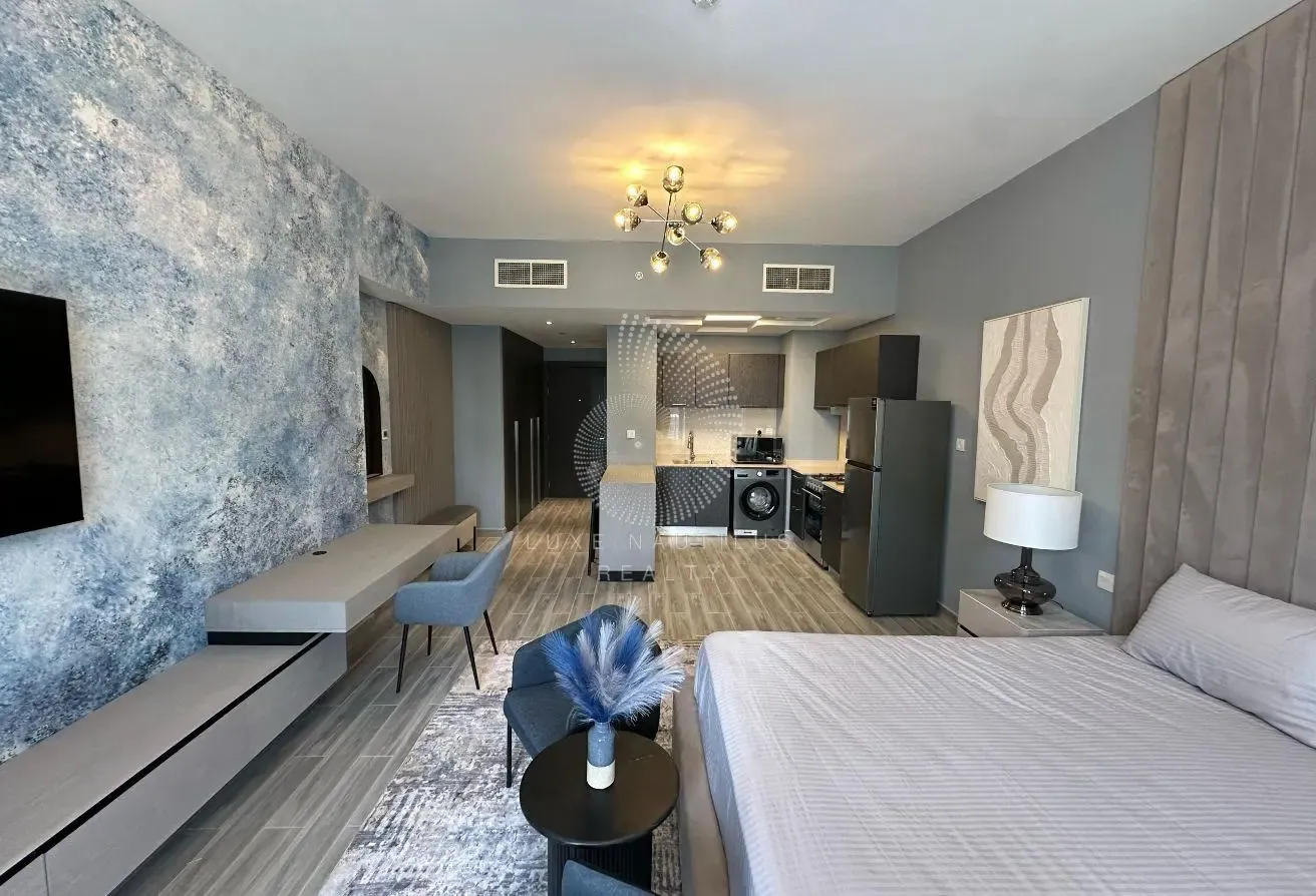 FULLY FURNISHED | PARTIAL CANAL VIEW | TENANTED
