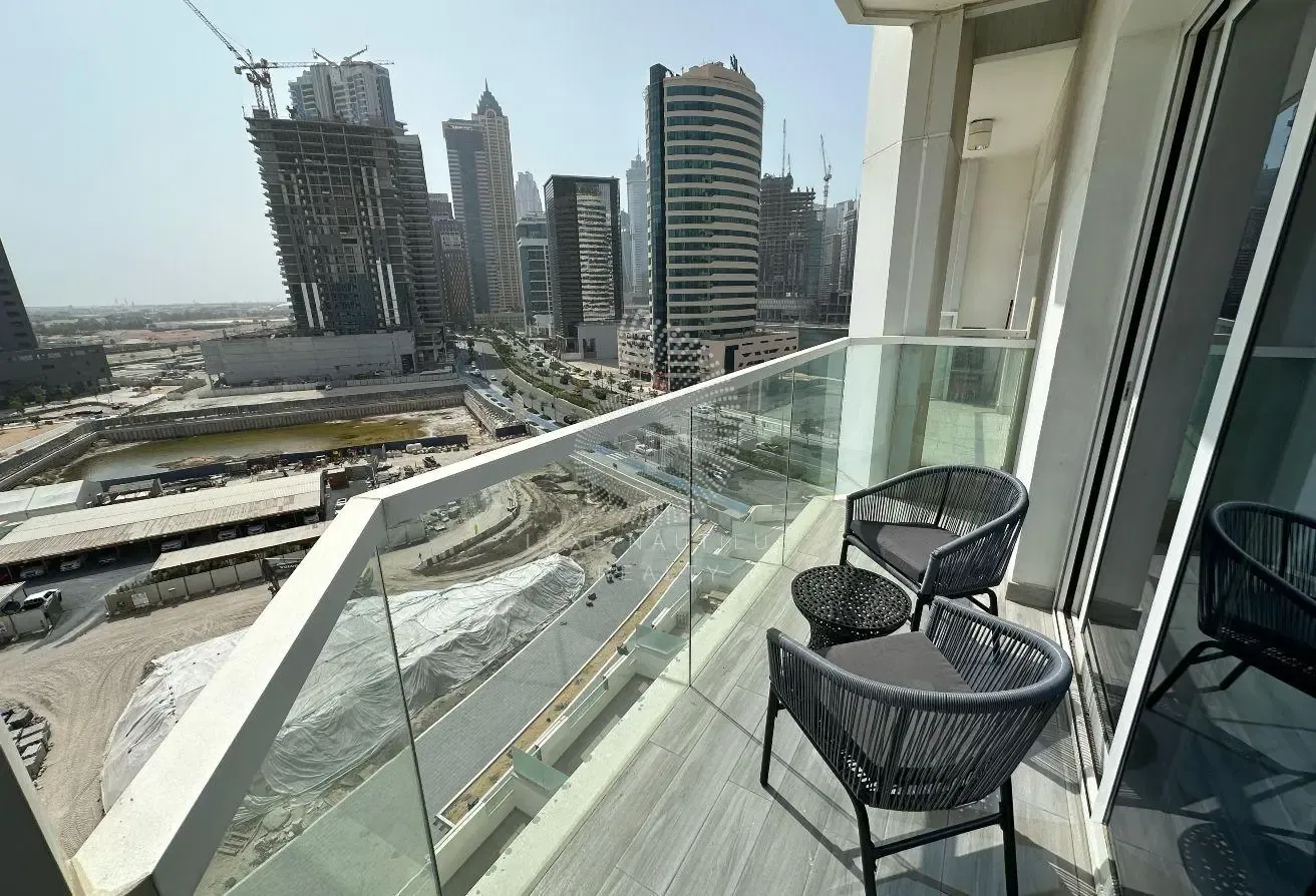FULLY FURNISHED | PARTIAL CANAL VIEW | TENANTED