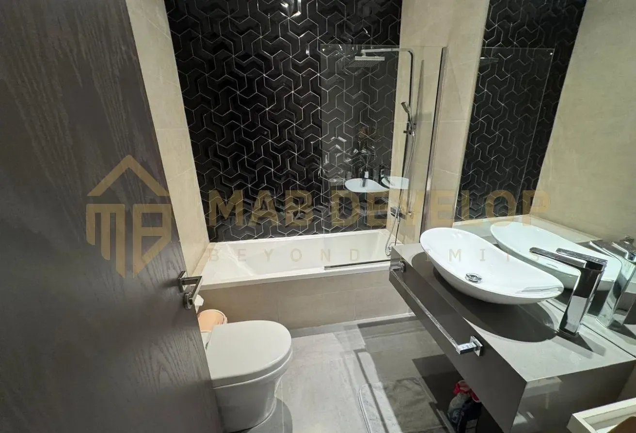 Motivated Seller | Tenanted | High Floor