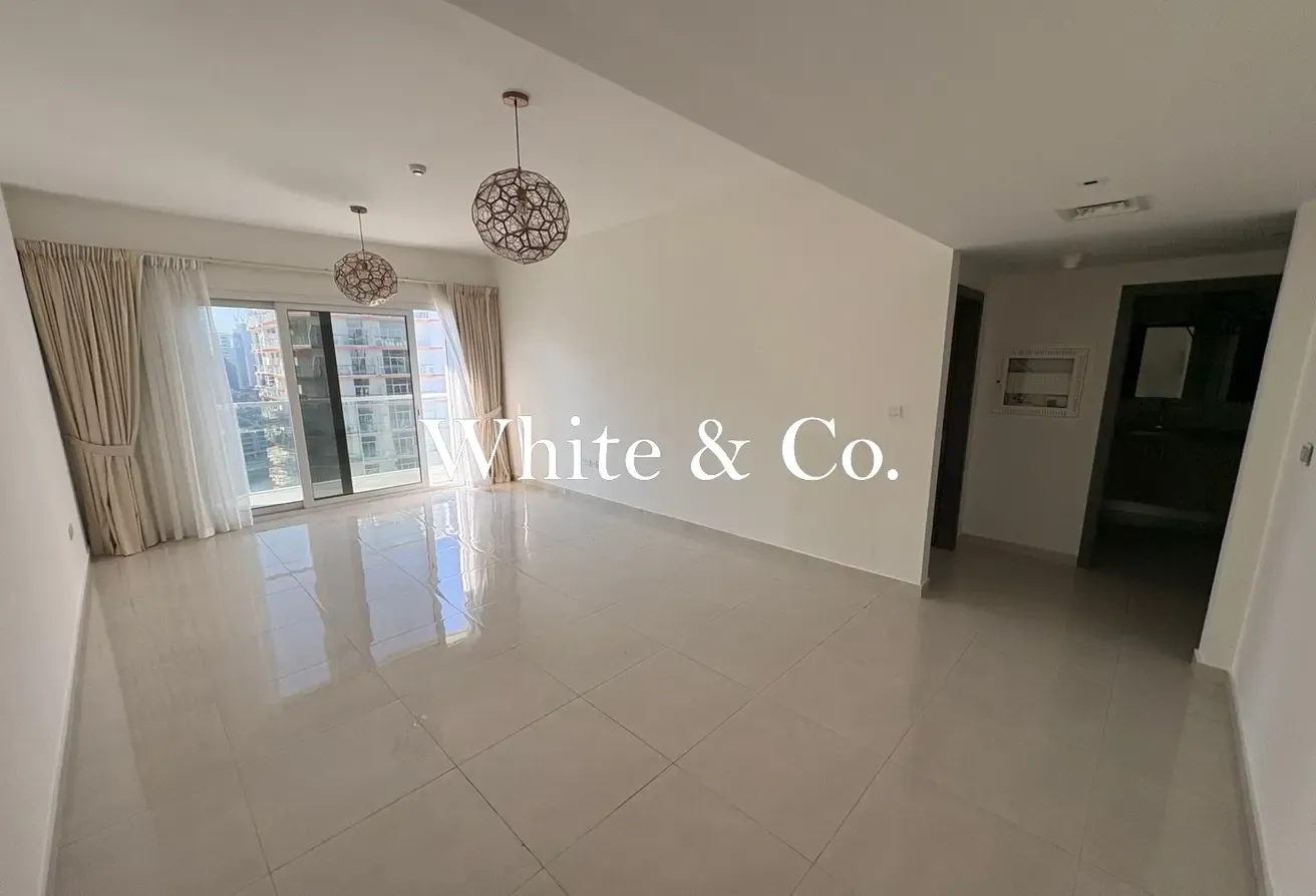 High floor | Vacant | Prime location