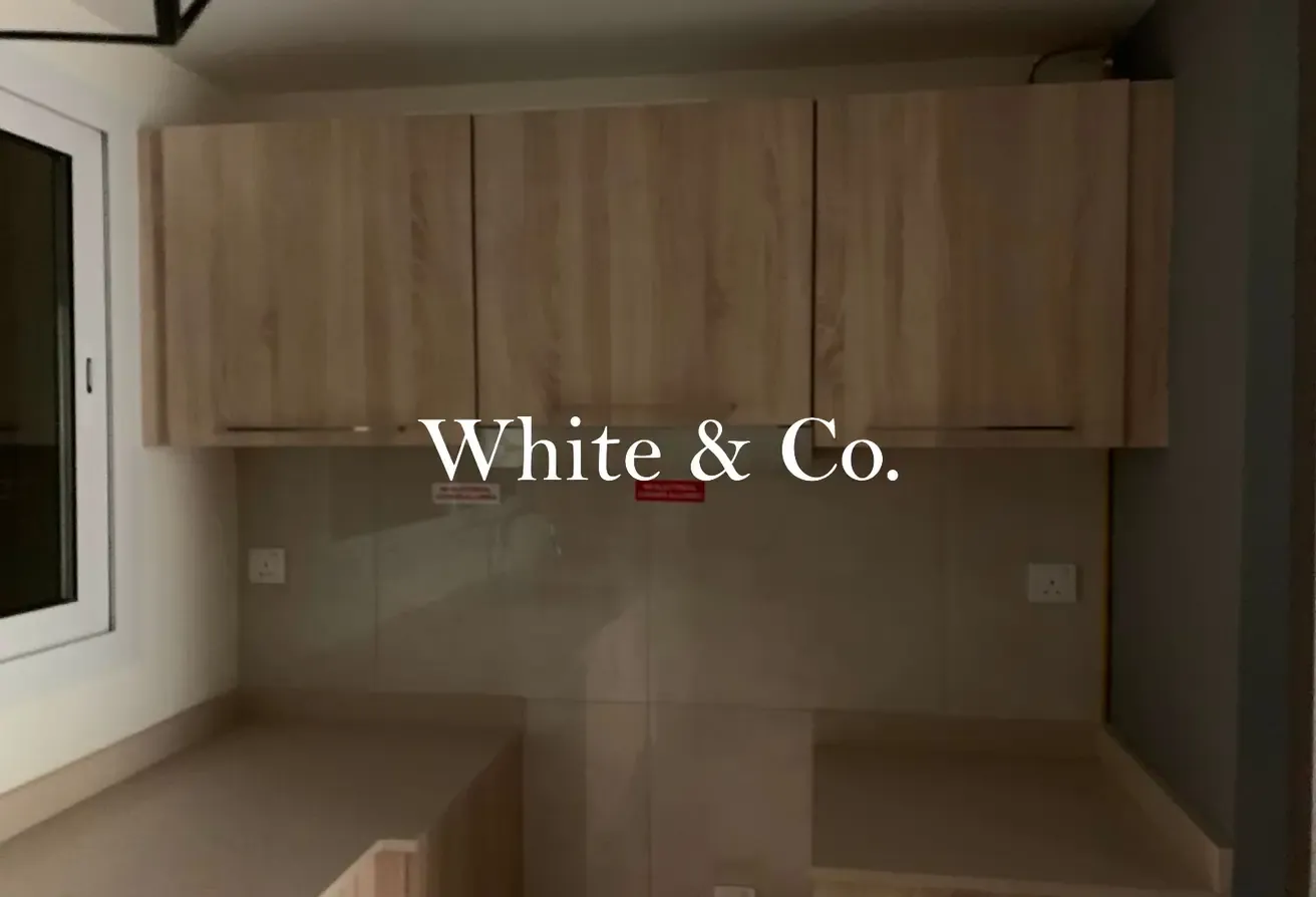 High floor | Vacant | Prime location