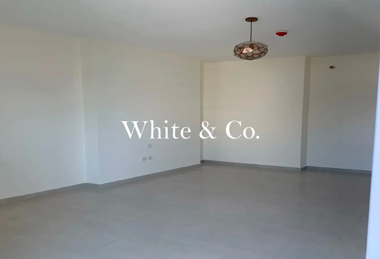 High floor | Vacant | Prime location