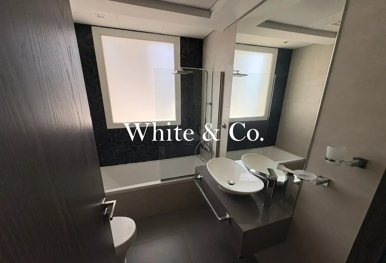 High floor | Vacant | Prime location