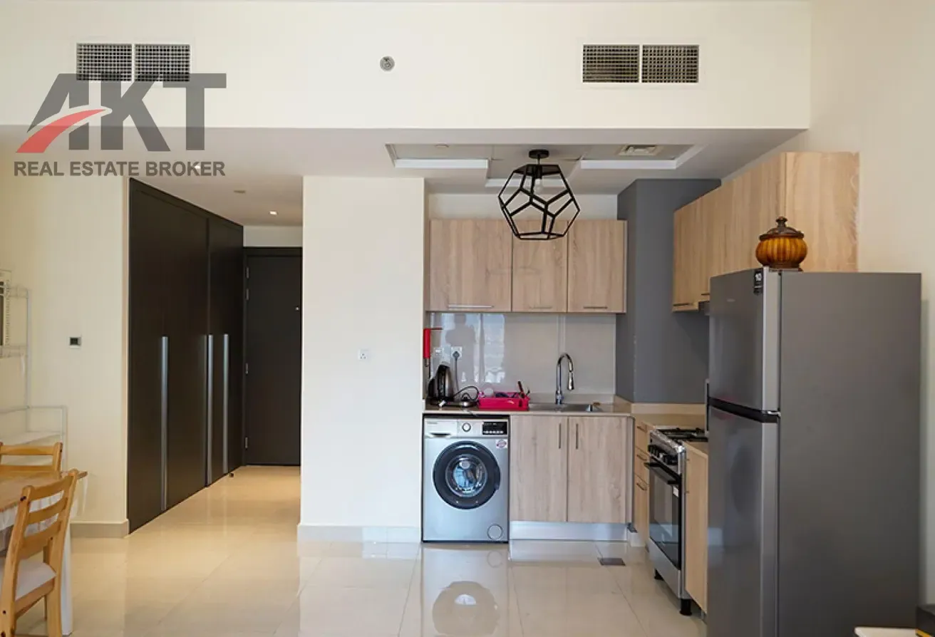 FULLY FURNISHED STUDIO/HIGH FLOOR/ CANAL VIEW