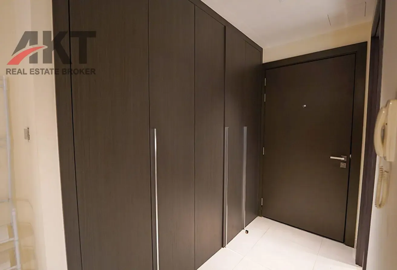 FULLY FURNISHED STUDIO/HIGH FLOOR/ CANAL VIEW