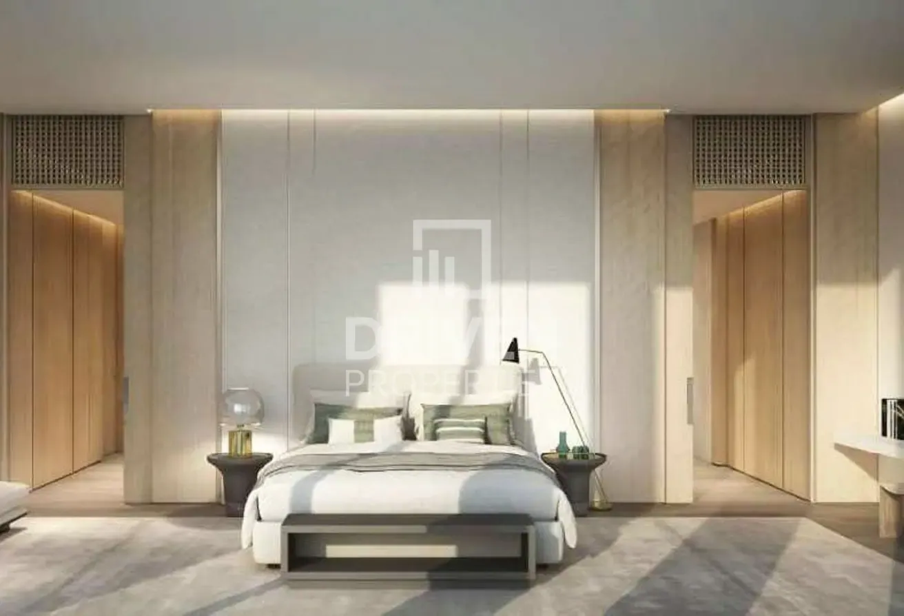 Motivated Seller | Stunning and Modern Apt