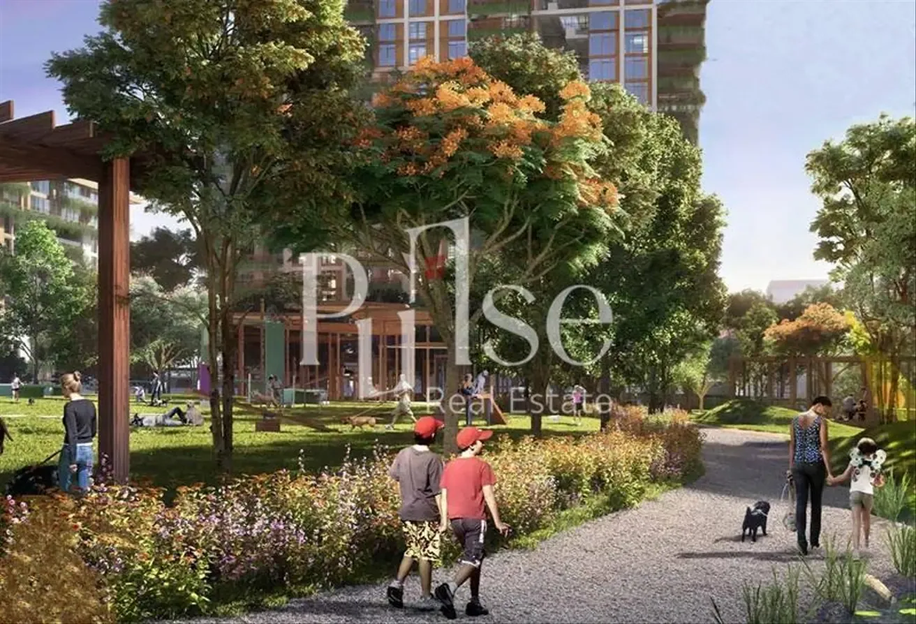 Elegant 1BR | Prime Location | Community View