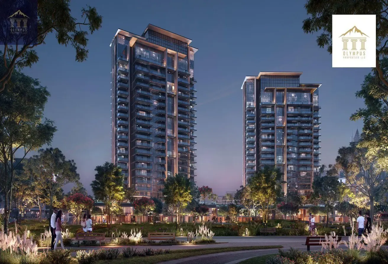 Apartment in Central Park Plaza, Middle floor