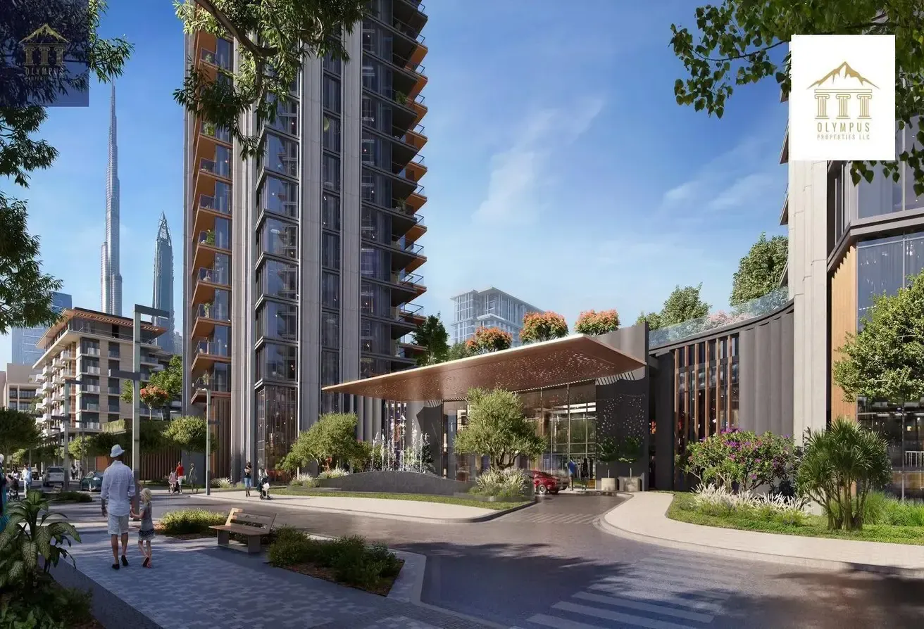 Apartment in Central Park Plaza, Middle floor