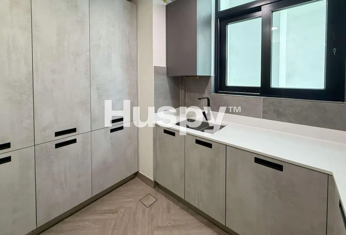 Vacant | Maids Room | Closed Kitchen