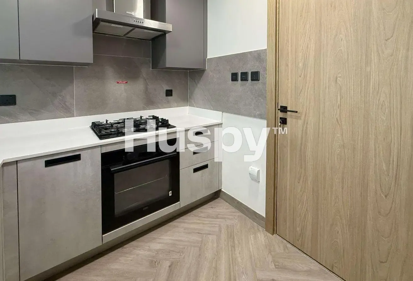 Vacant | Maids Room | Closed Kitchen