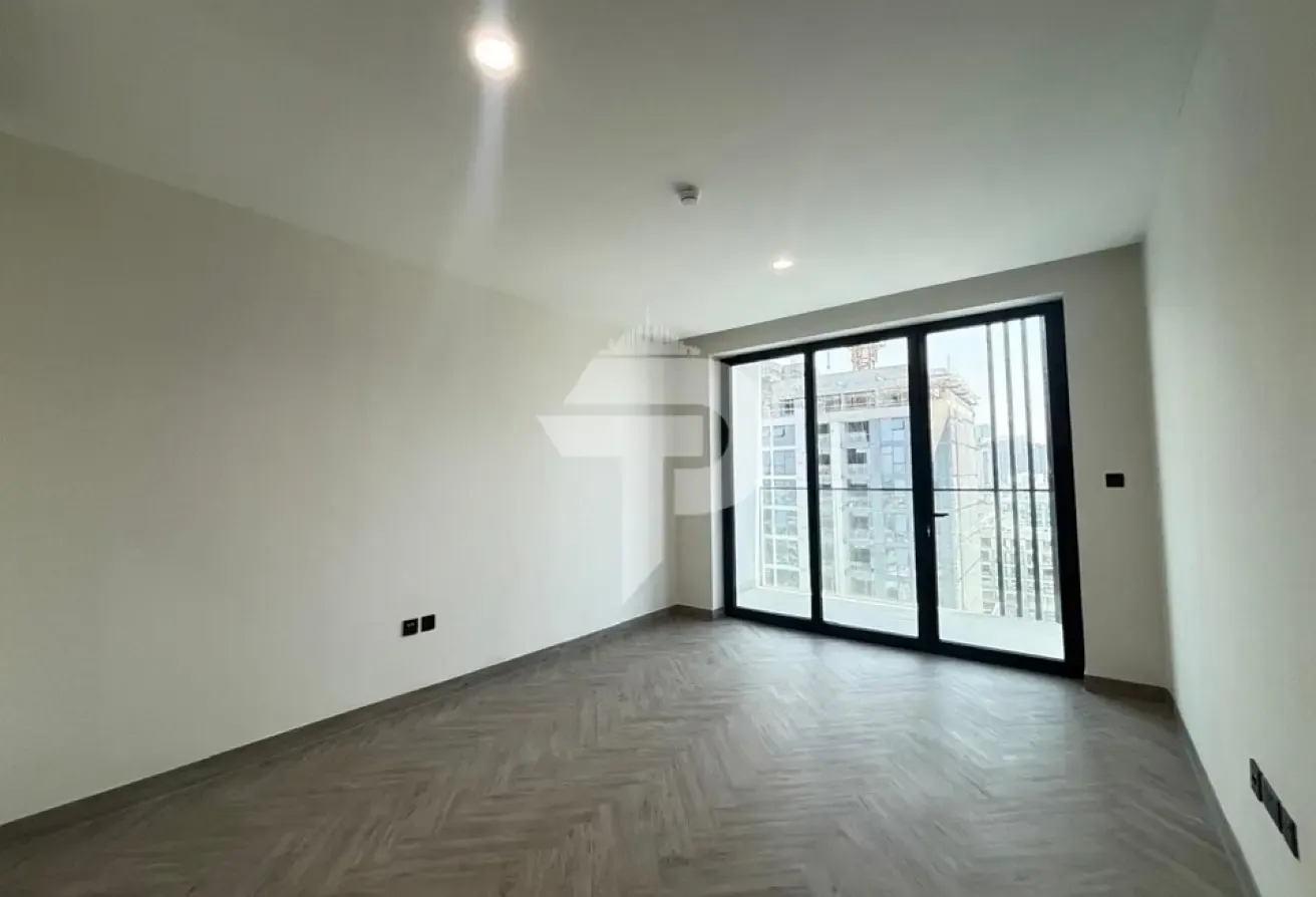 Brand New | Vacant | Close To Circle Mall