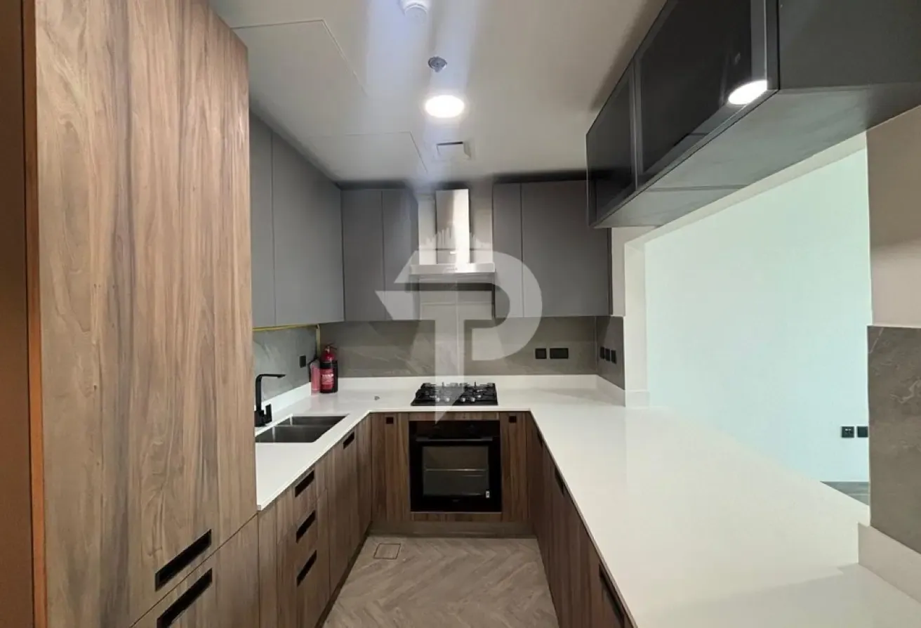 Brand New | Vacant | Close To Circle Mall