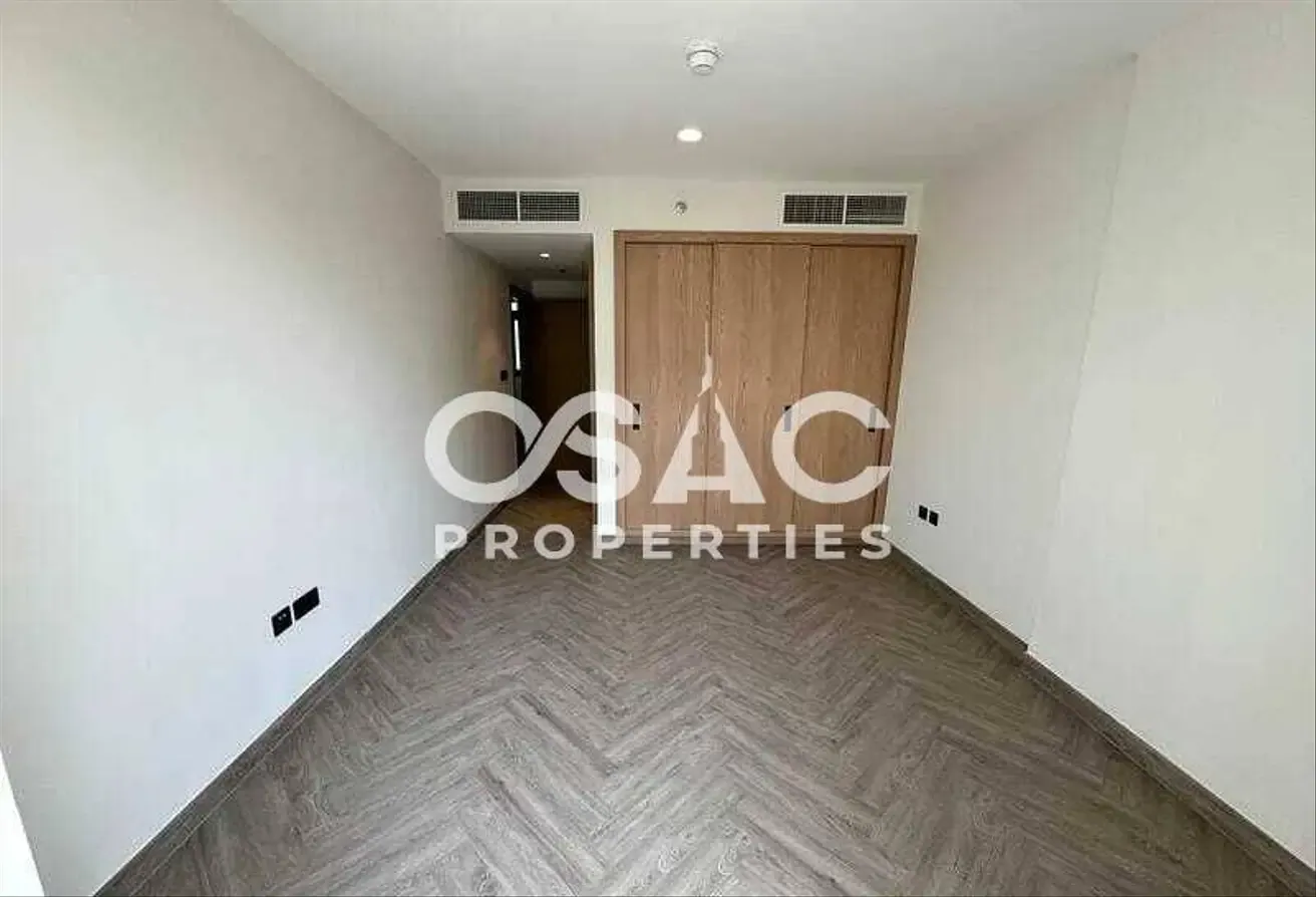 Elegant Living | Modern Apartment | Community View