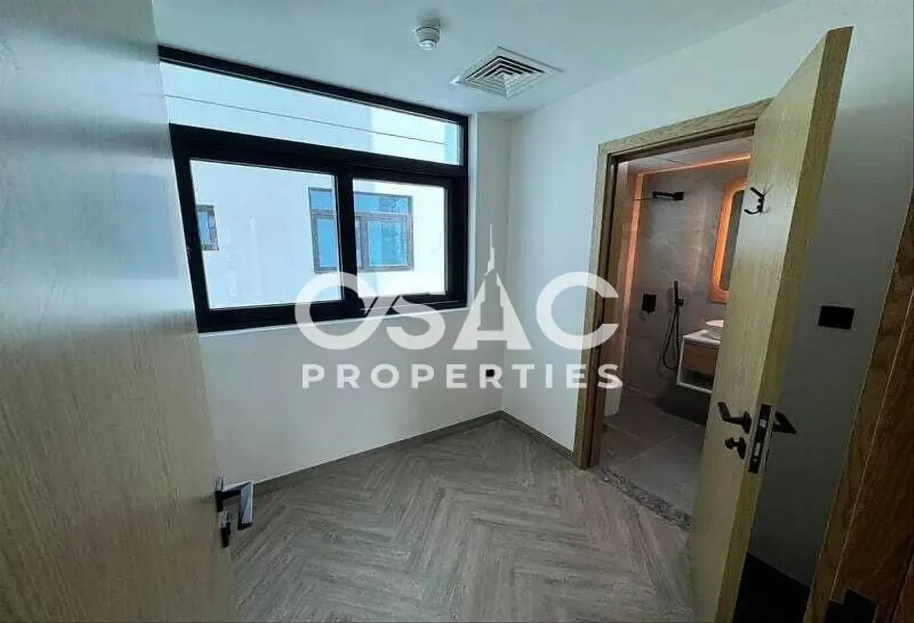 Elegant Living | Modern Apartment | Community View