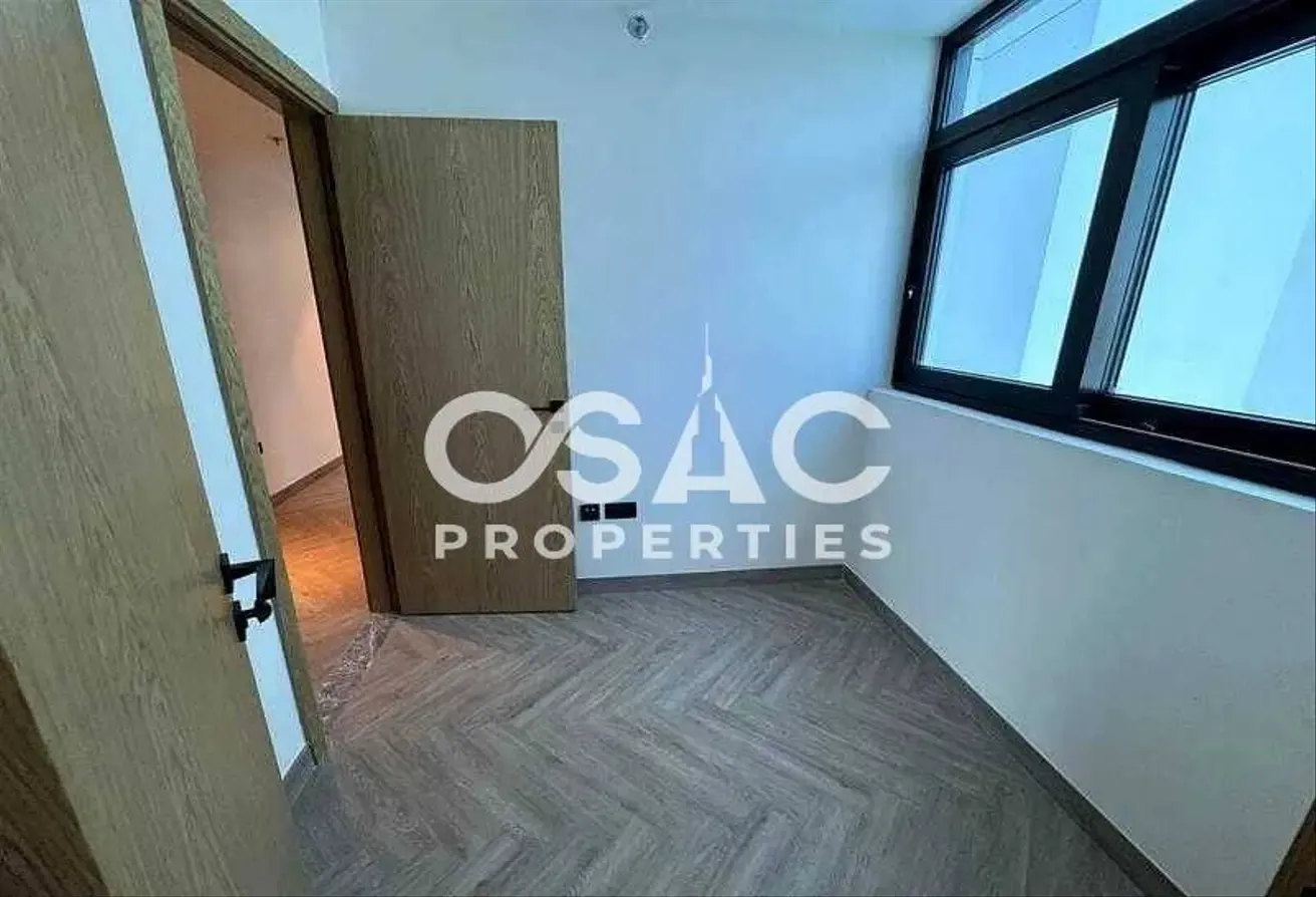 Elegant Living | Modern Apartment | Community View