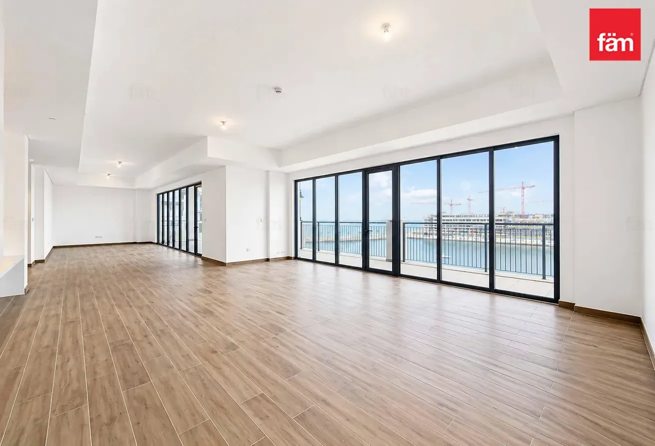 Unique Layout | Vacant | Marina View