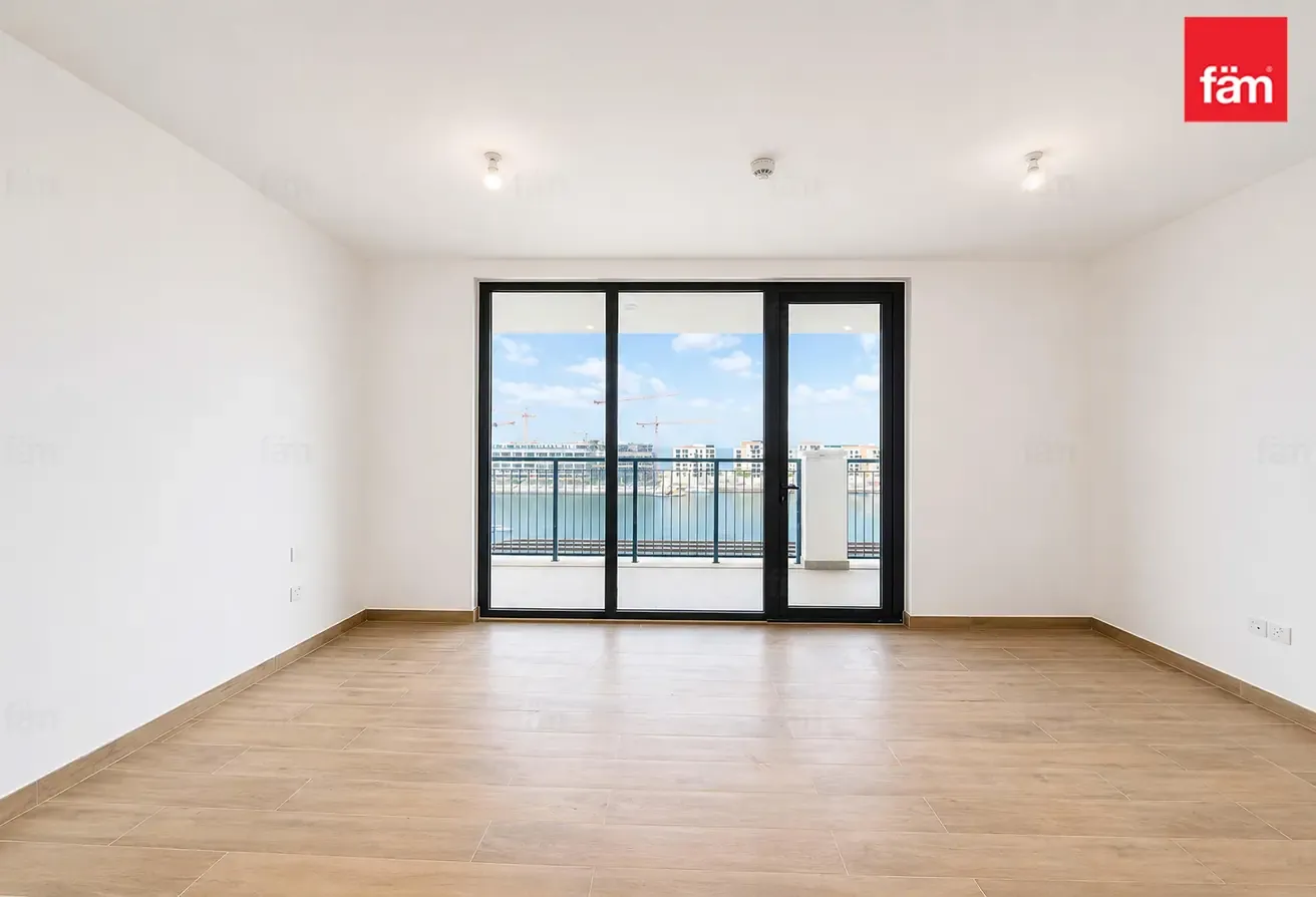 Unique Layout | Vacant | Marina View
