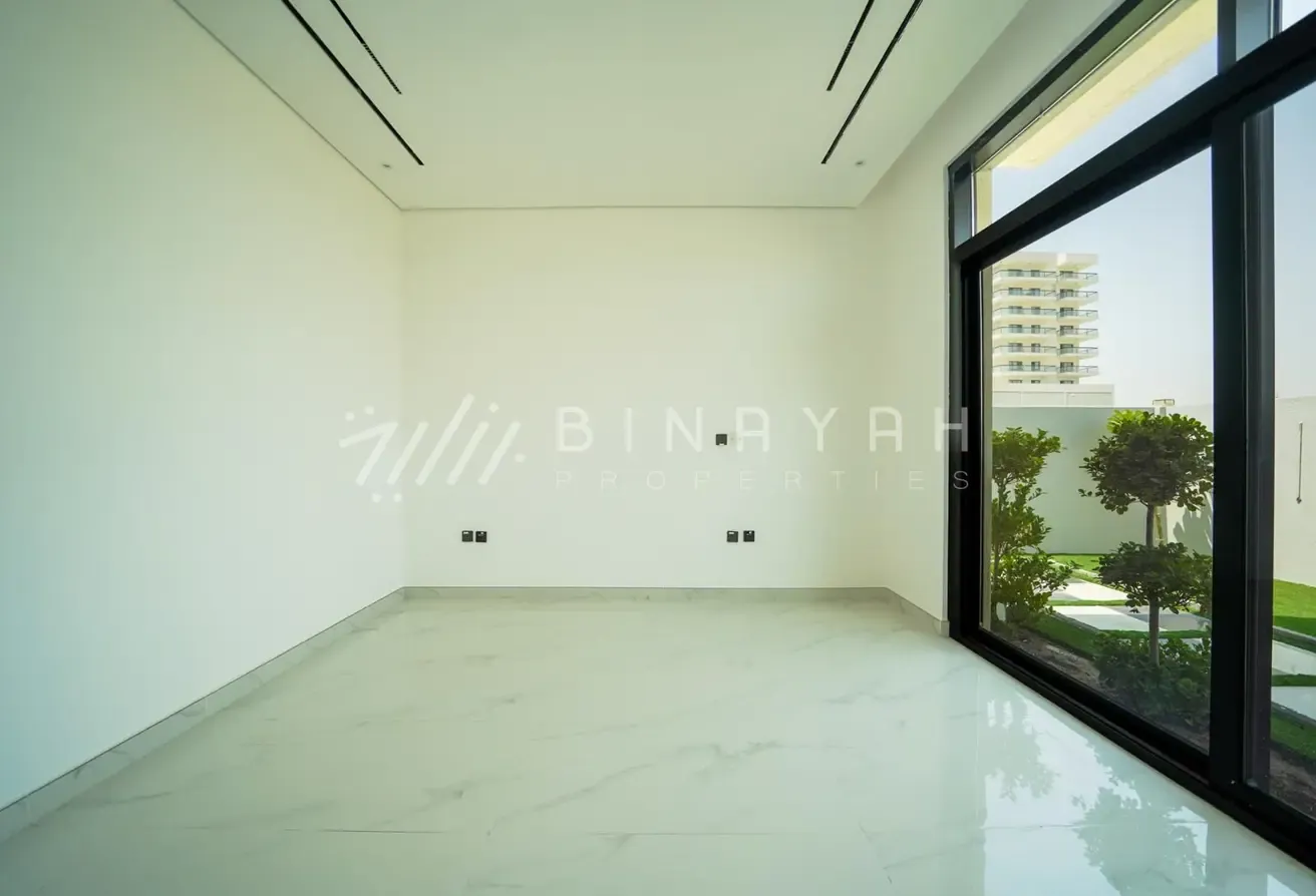 Custom Built | Private Pool | Vacant
