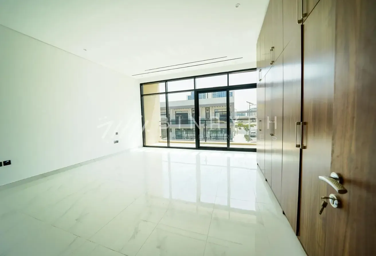 Custom Built | Private Pool | Vacant