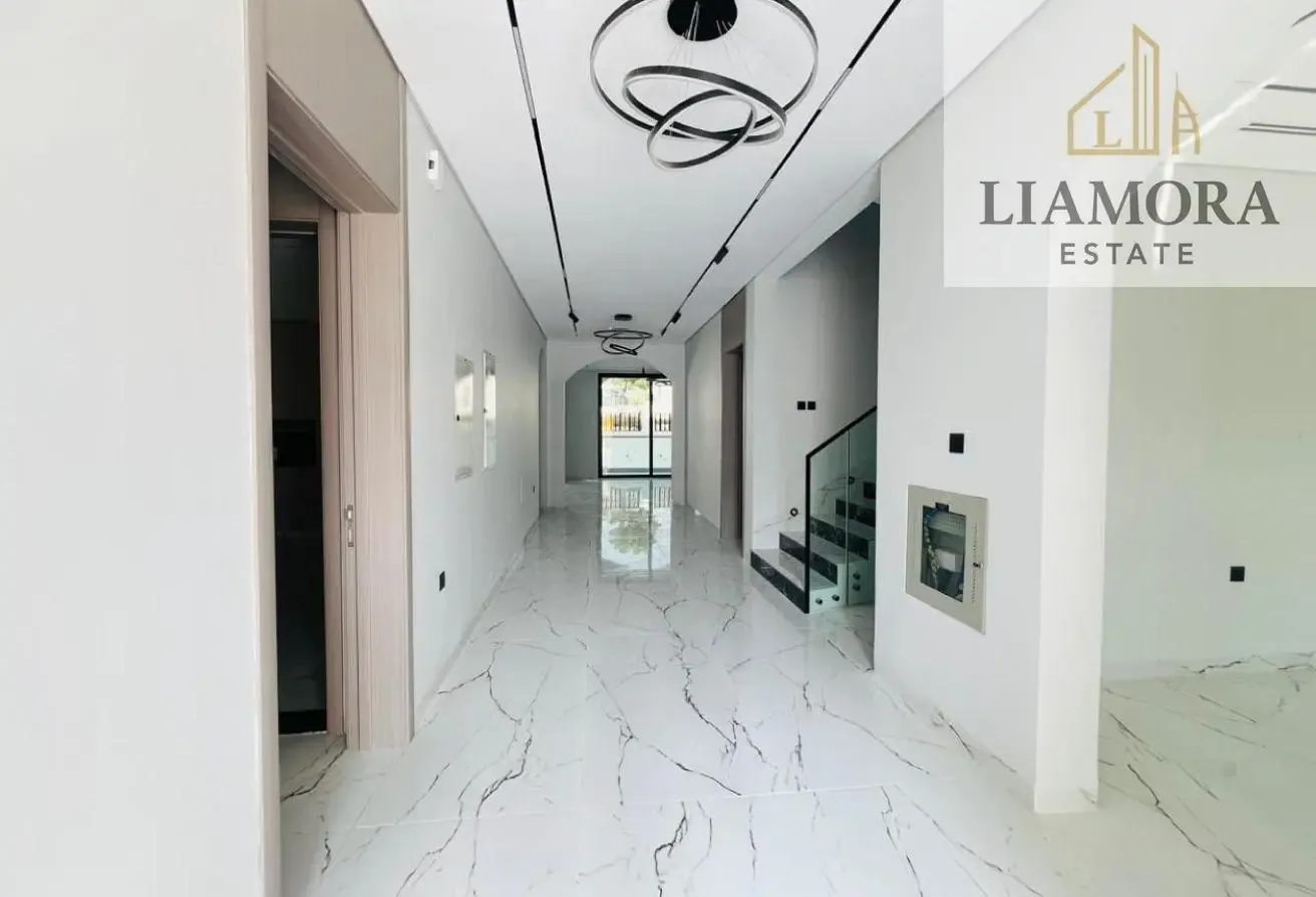 BRAND NEW I 5BED I PRIVATE POOL I SPACIOUS