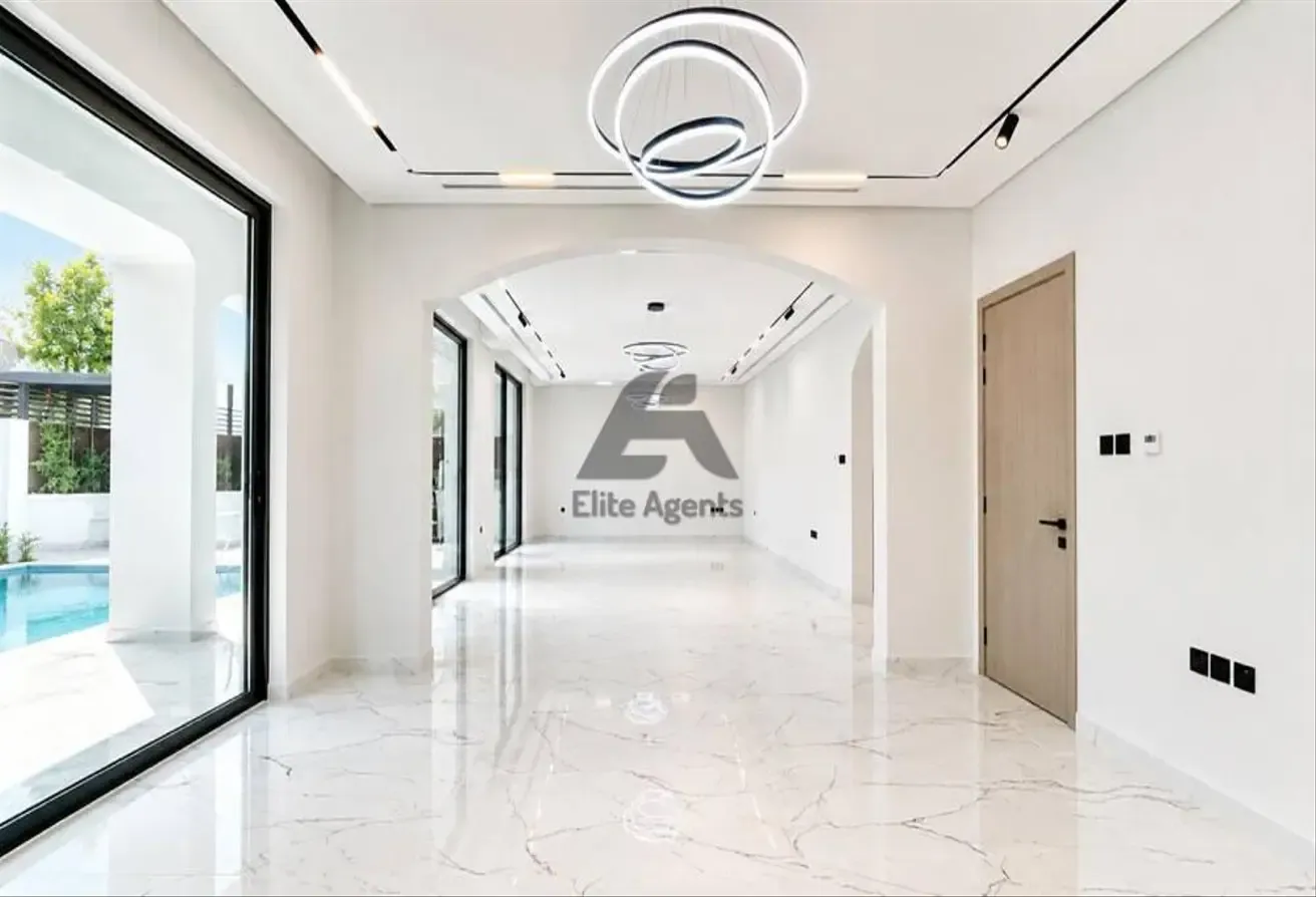 PRIME LOCATION |MOVE IN READY | HIGH ROI