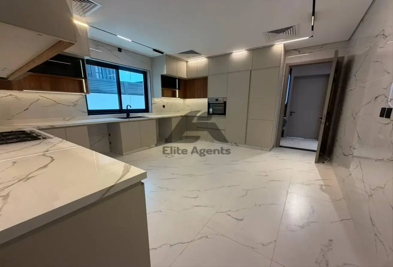 PRIME LOCATION |MOVE IN READY | HIGH ROI